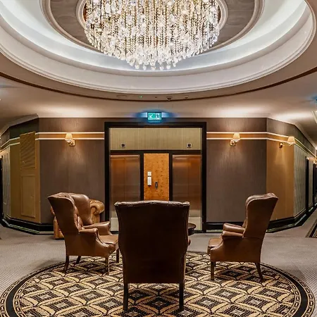Dana Business & Conference Hotel 4*