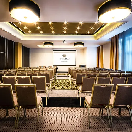 מלון Dana Business & Conference