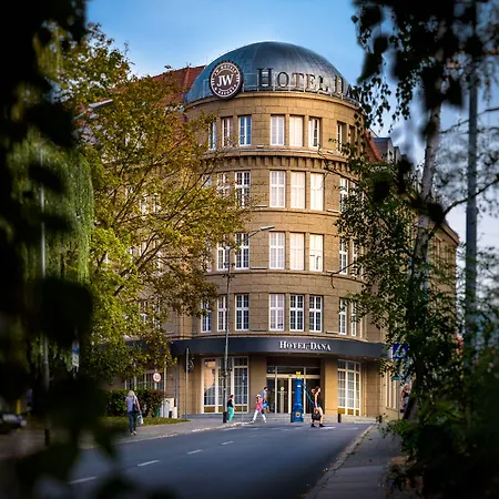 מלון Dana Business & Conference 4*