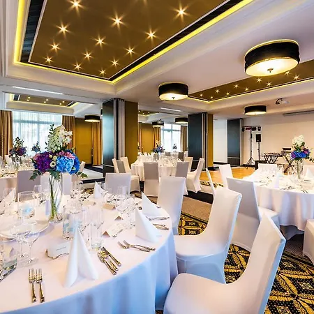 Dana Business & Conference 4*